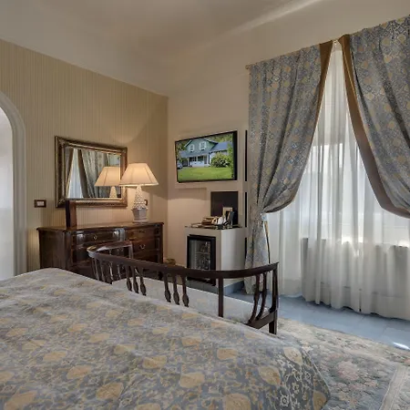 Augustus Lido Hotell 5*